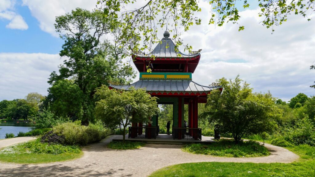 Discover London's oldest public park, Victoria Park - Luxury Escapes