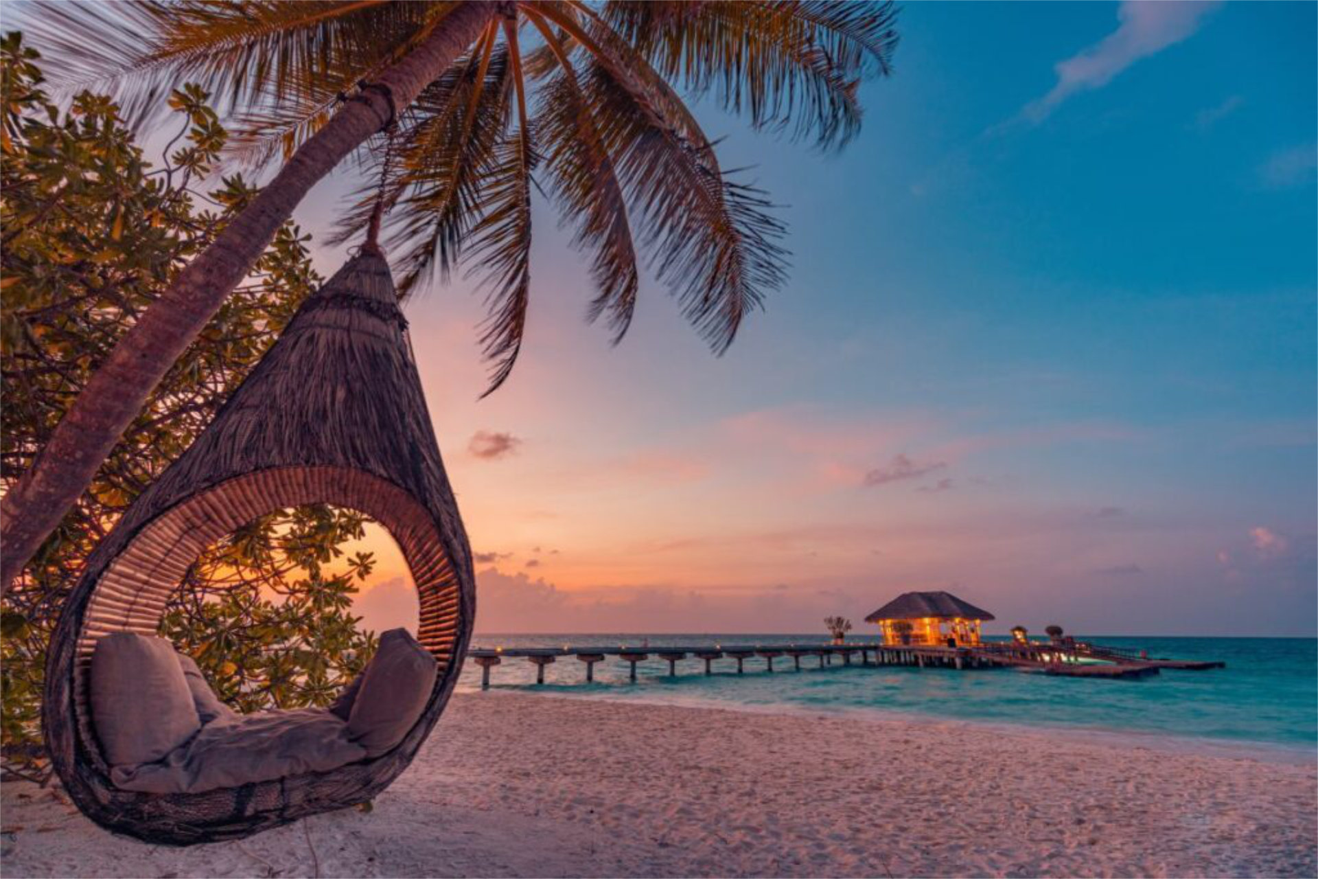 A private beach in Hawaii, at a perfect honeymoon resort - Luxury Escapes