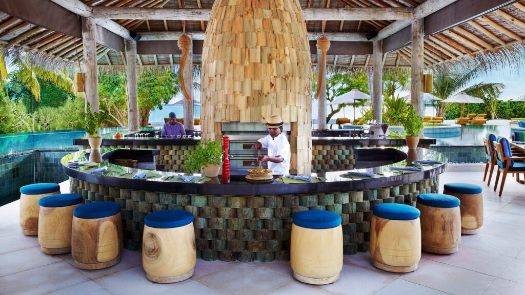 Dream by Luxury Escapes - A Guide to the Best Swim-Up Bars in the Maldives