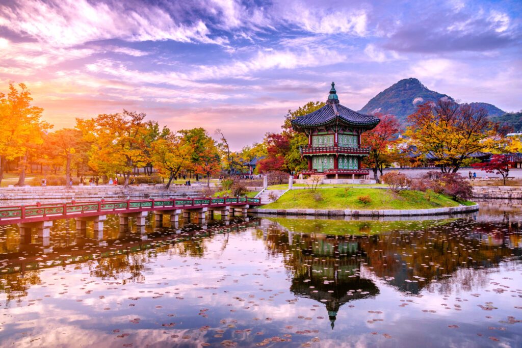 Gyeongbokgung Palace and Hyangwonjeong Pavilion, the largest and most striking palace to visit in South Korea - Luxury Escapes