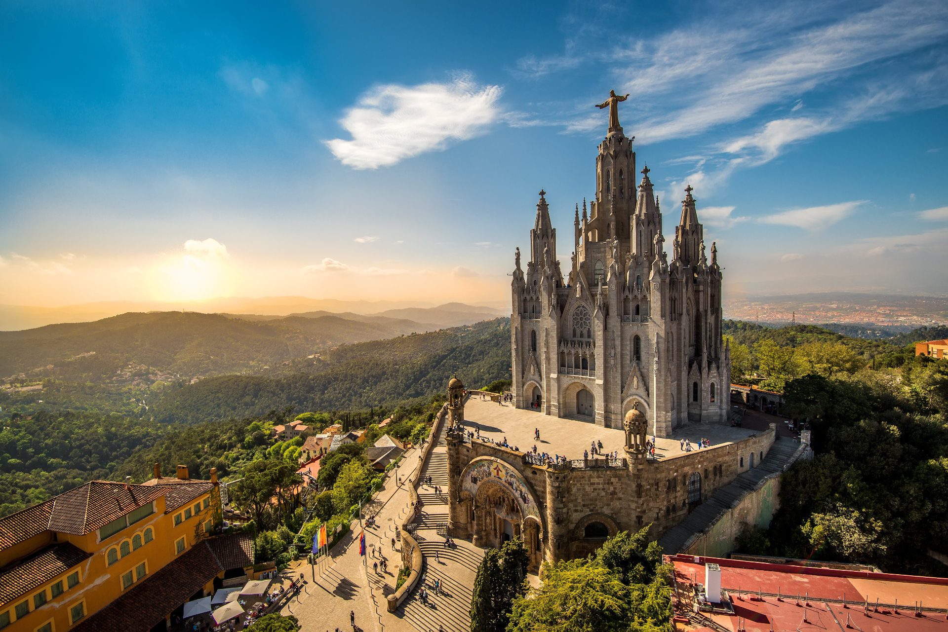 Dream by Luxury Escapes - Ultimate Barcelona Guide: 8 Unmissable Things to Do 