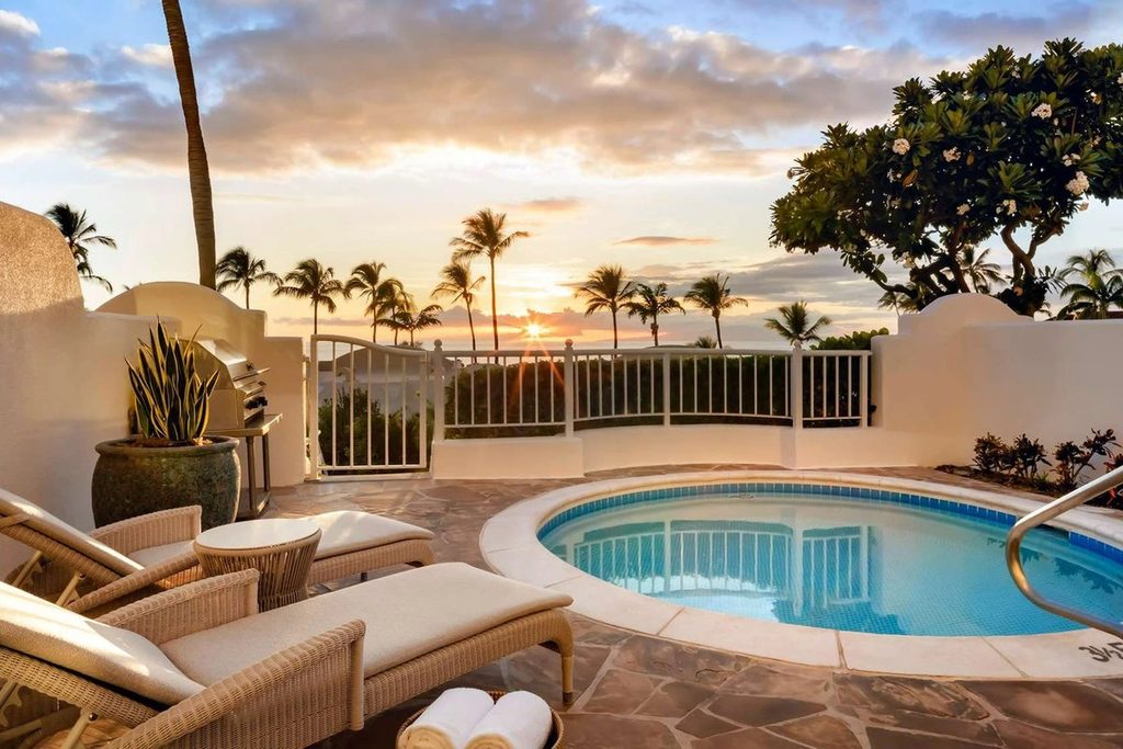 A small pool at Fairmont Kea Lani, Maui in Wailea, Hawaiʻi.