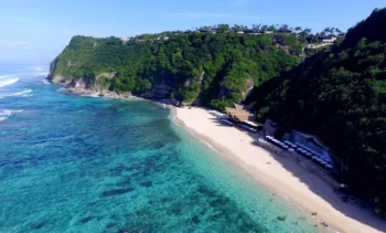 Sunday's Beach Club Uluwatu Bali - Luxury Escapes