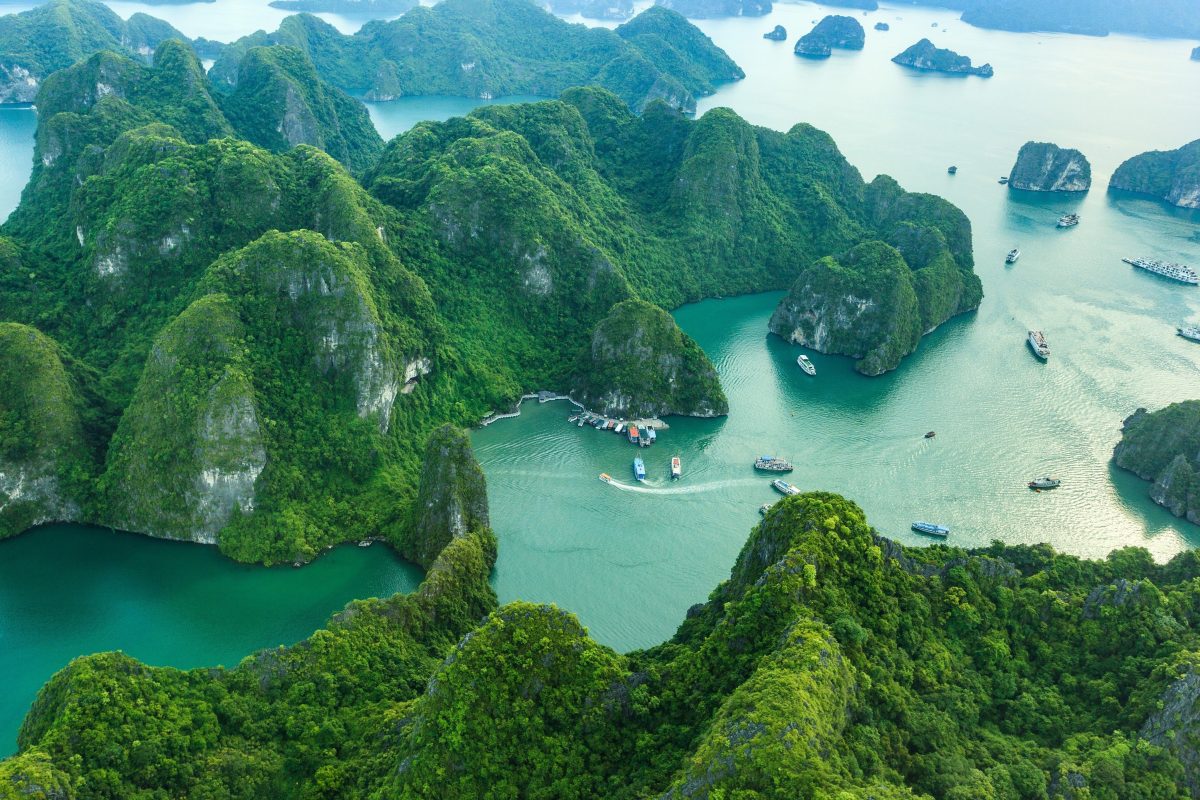 A gorgeous capture of the Ha Long Bay in Vietnam - Luxury Escapes