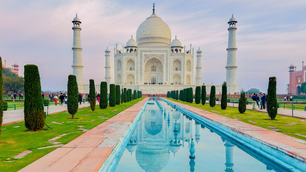 Taj Mahal as the sun is beginning to set - Luxury Escapes