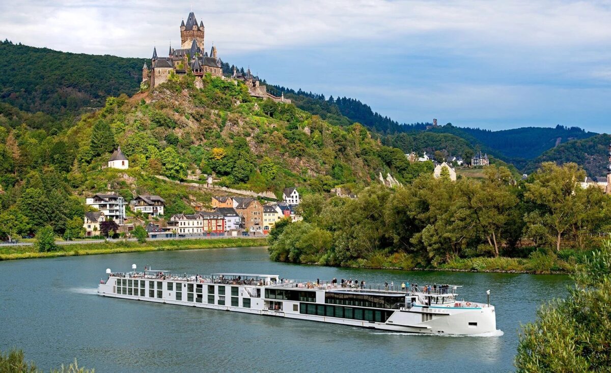 Riverside Luxury Cruises, one of the different types of cruises available - Luxury Escapes