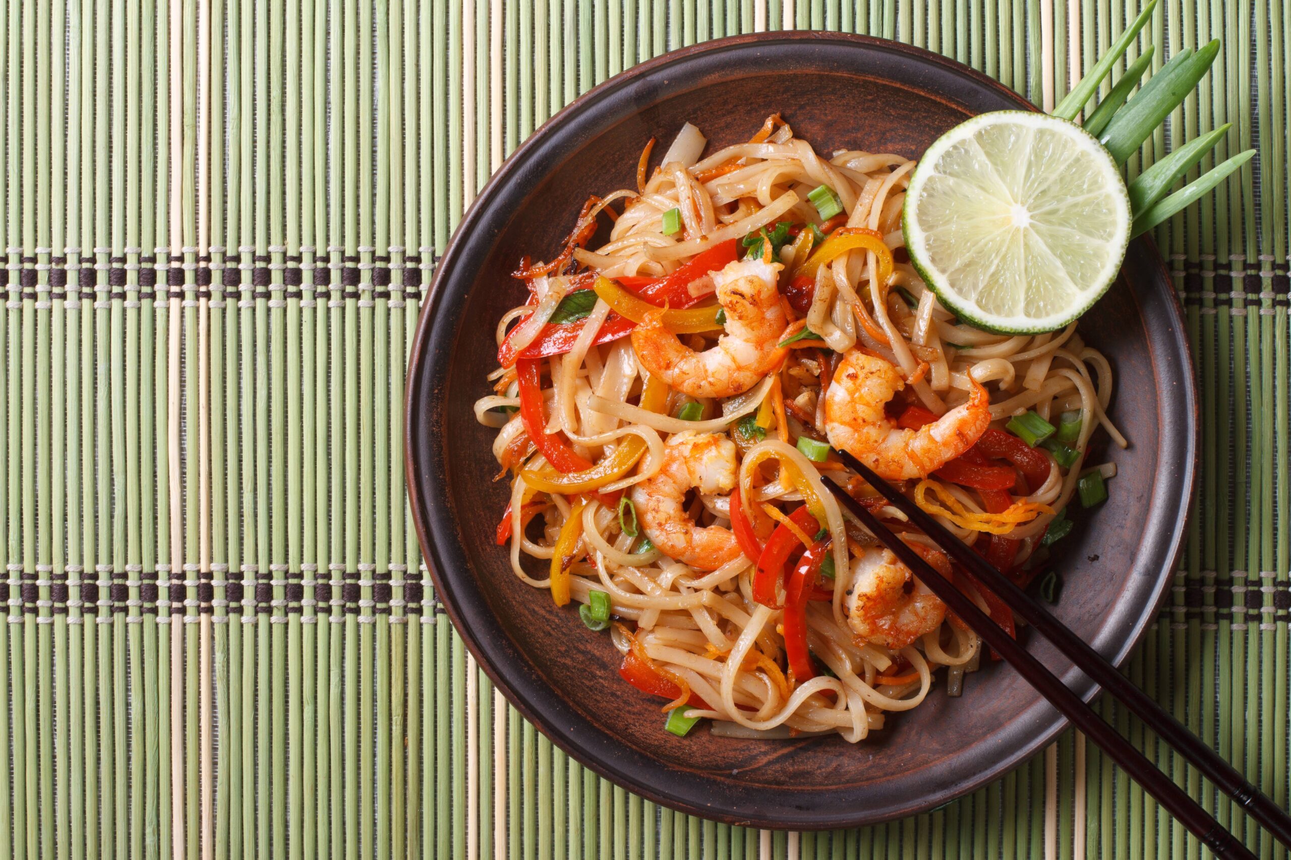 A delicious plate of pad thai