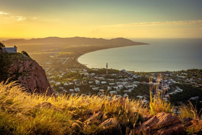 Townsville’s must-dos revolve around nature, but the city also offers countless cultural, gastronomic and historical wonders to explore - Luxury Escapes