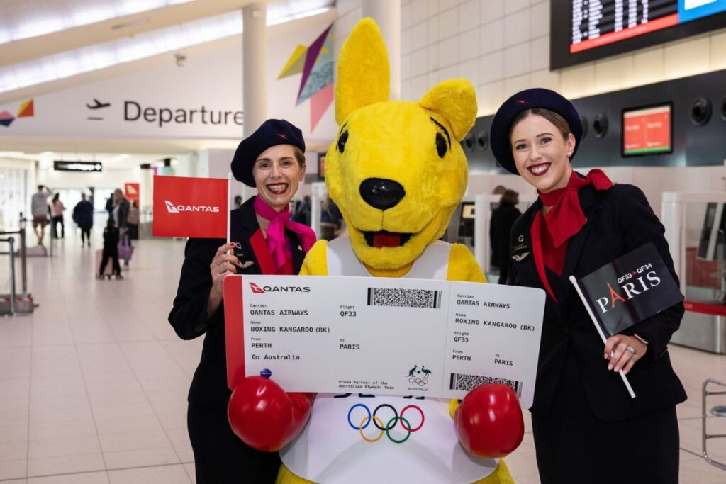 Qantas cabin crew celebrate the first flight from Perth to Paris in two decades - Luxury Escapes