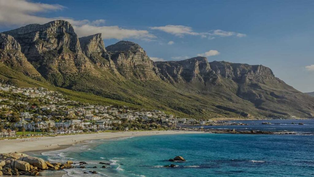 The view of Cape Town from South Africa's The Blue Train - Luxury Escapes