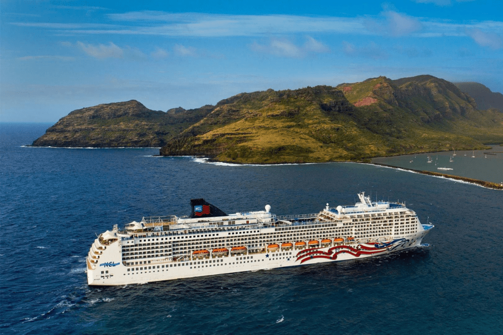 Pride of America ocean liner in Hawaii - Luxury Escapes