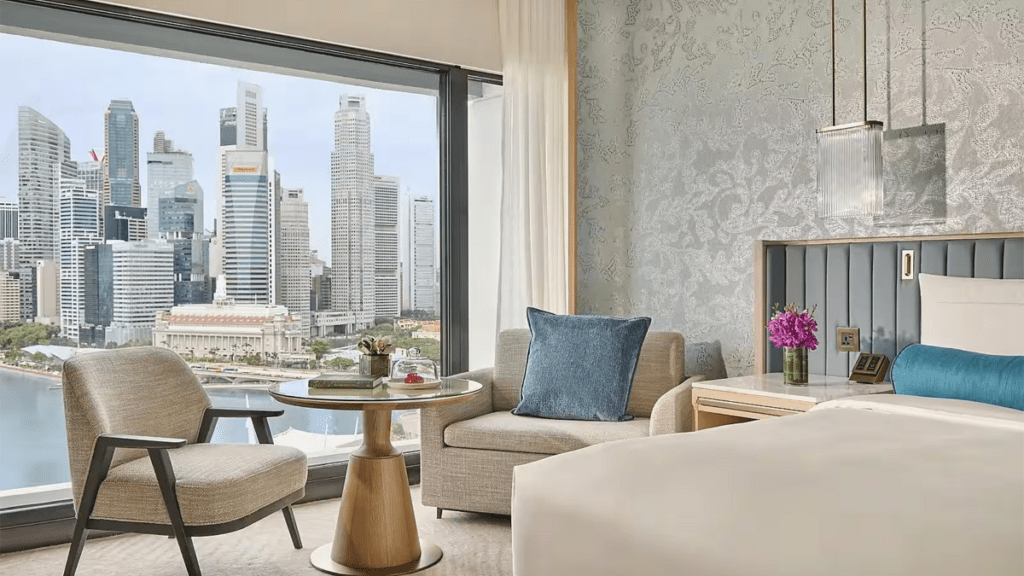 The Marina Bay Club Room at Mandarin Oriental, Singapore - Luxury Escapes