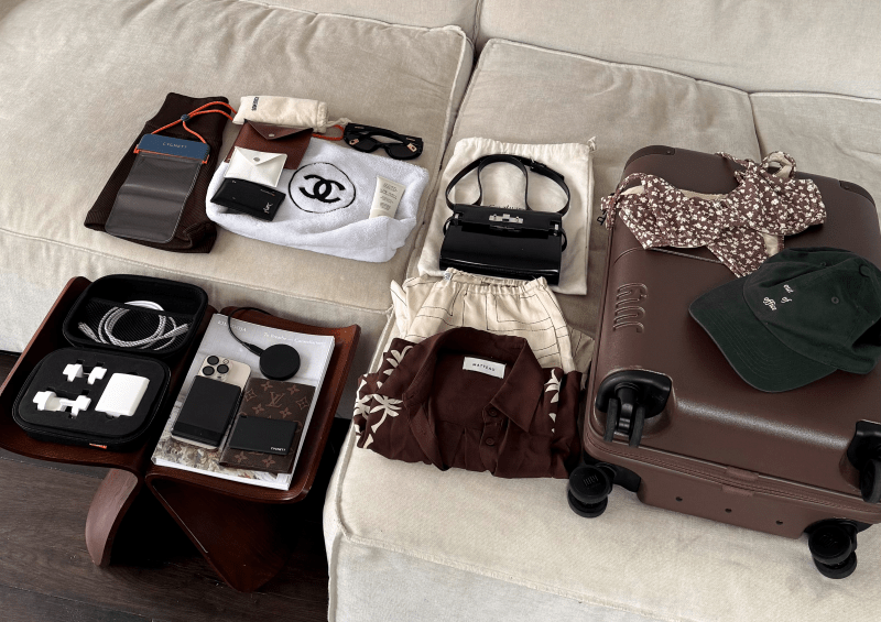 Packing for a long-haul international flight - Luxury Escapes