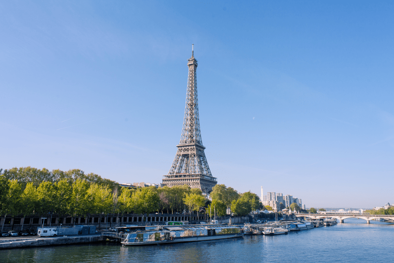 Must-haves for the flight to Paris - Luxury Escapes