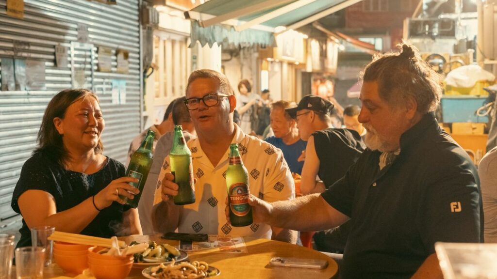 Matt Preston and Gary Mehigan enjoy cold beers on the steets of Taipei - Luxury Escapes