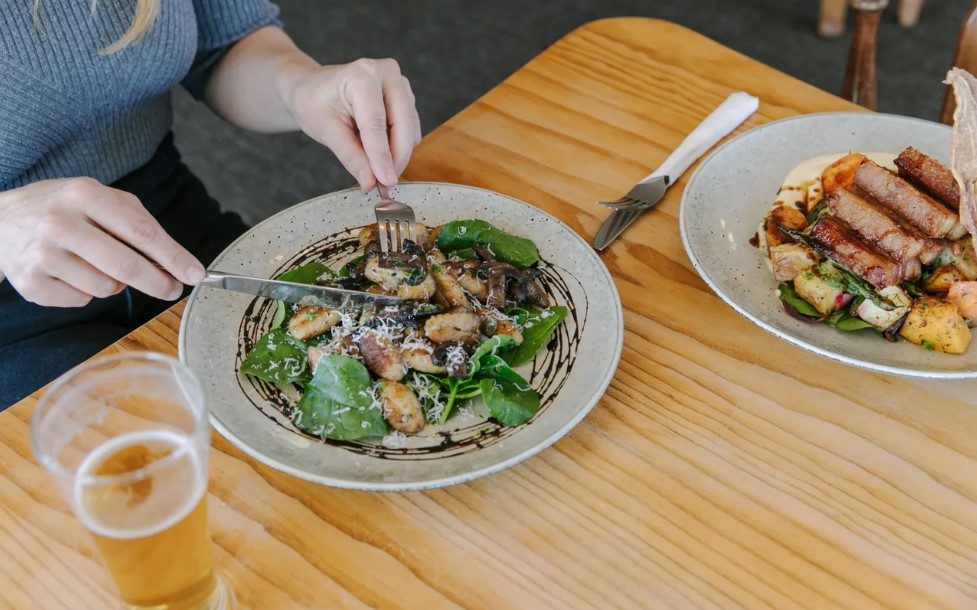 Moutere Inn, a great place to eat in the Top of the South, New Zealand - Luxury Escapes