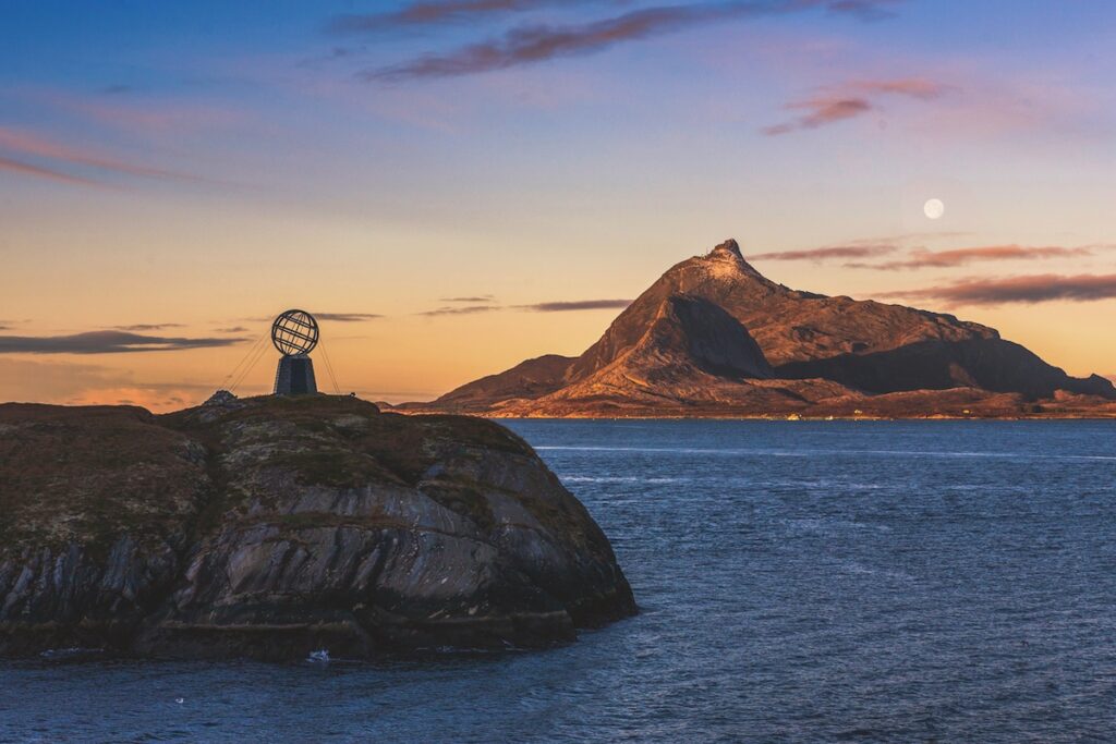 Arctic Circle Norway - Luxury Ecapes