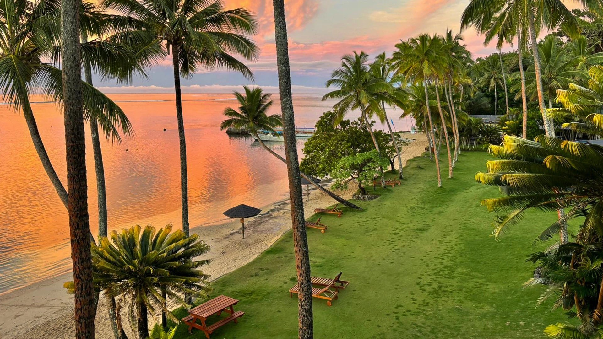 Warwick Fiji, one of the best luxury holiday packages - Luxury Escapes