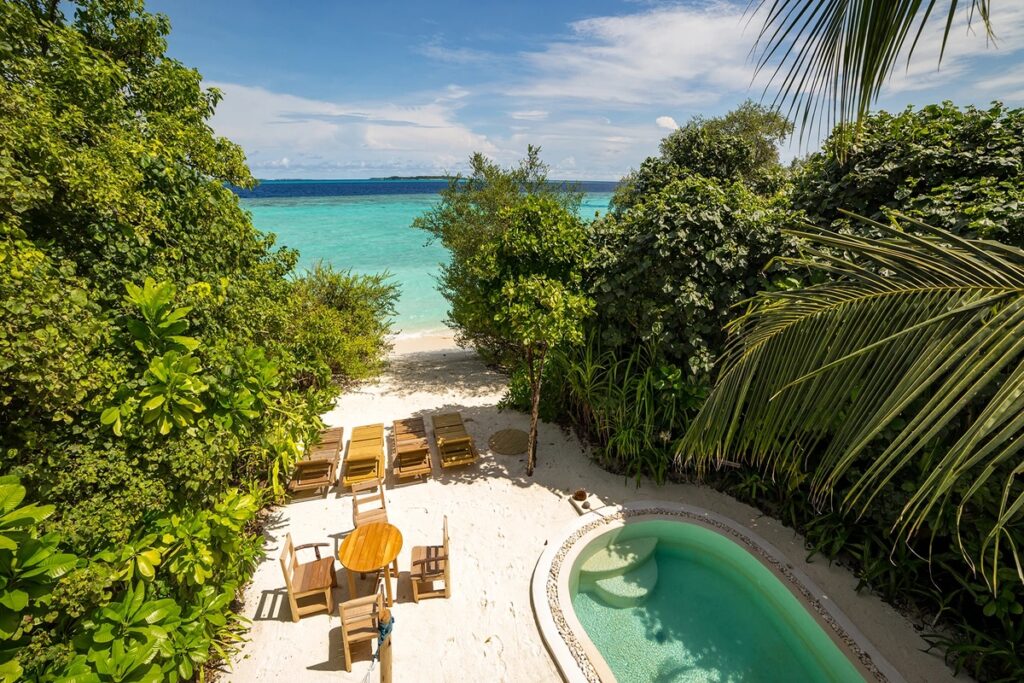 Overwater vs beach villa - Luxury Escapes