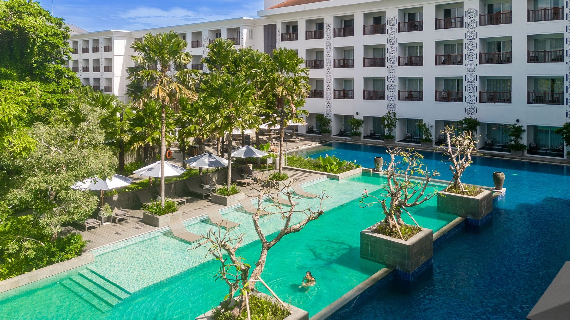 The pool at Grand Mercure Bali Seminyak - Luxury Escapes.