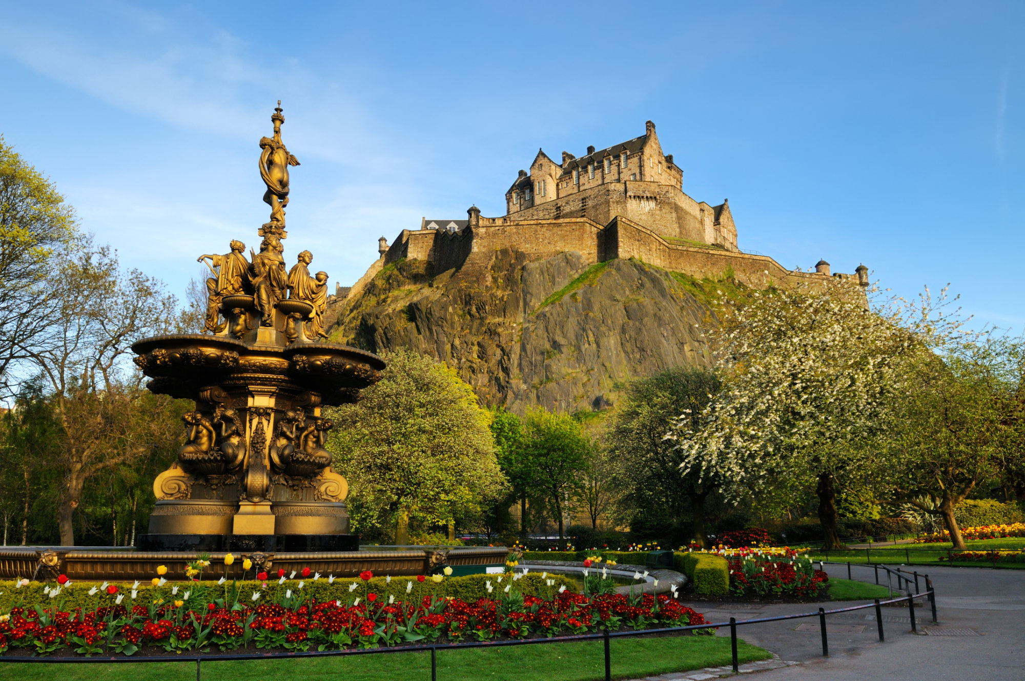 A view of the iconic Edinburgh Castle