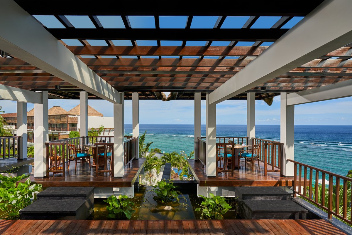 Crystal Blue Ocean Grill restaurant at Samabe Bali Suites & Villas. Luxury Escapes.