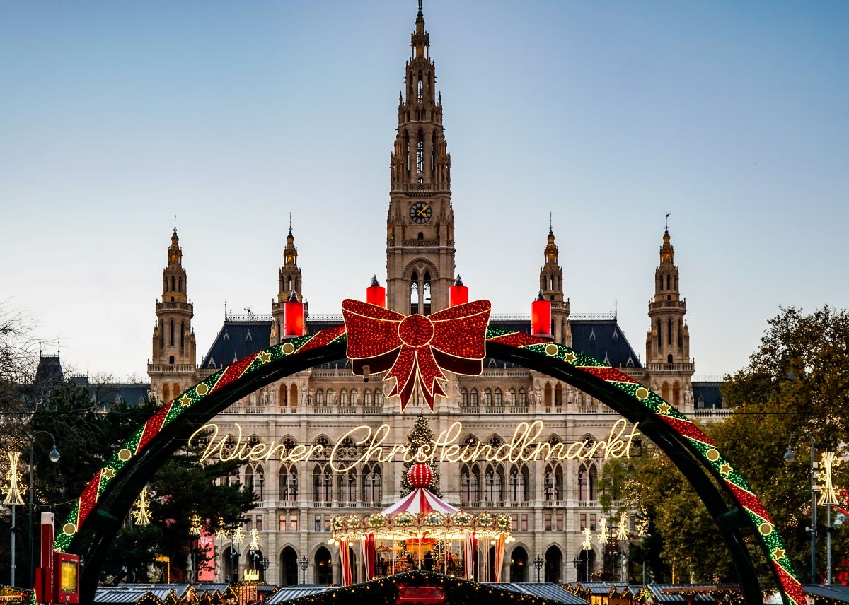 Wiener Christkindlmarkt, one of the best things to do in winter in Vienna - Luxury Escapes