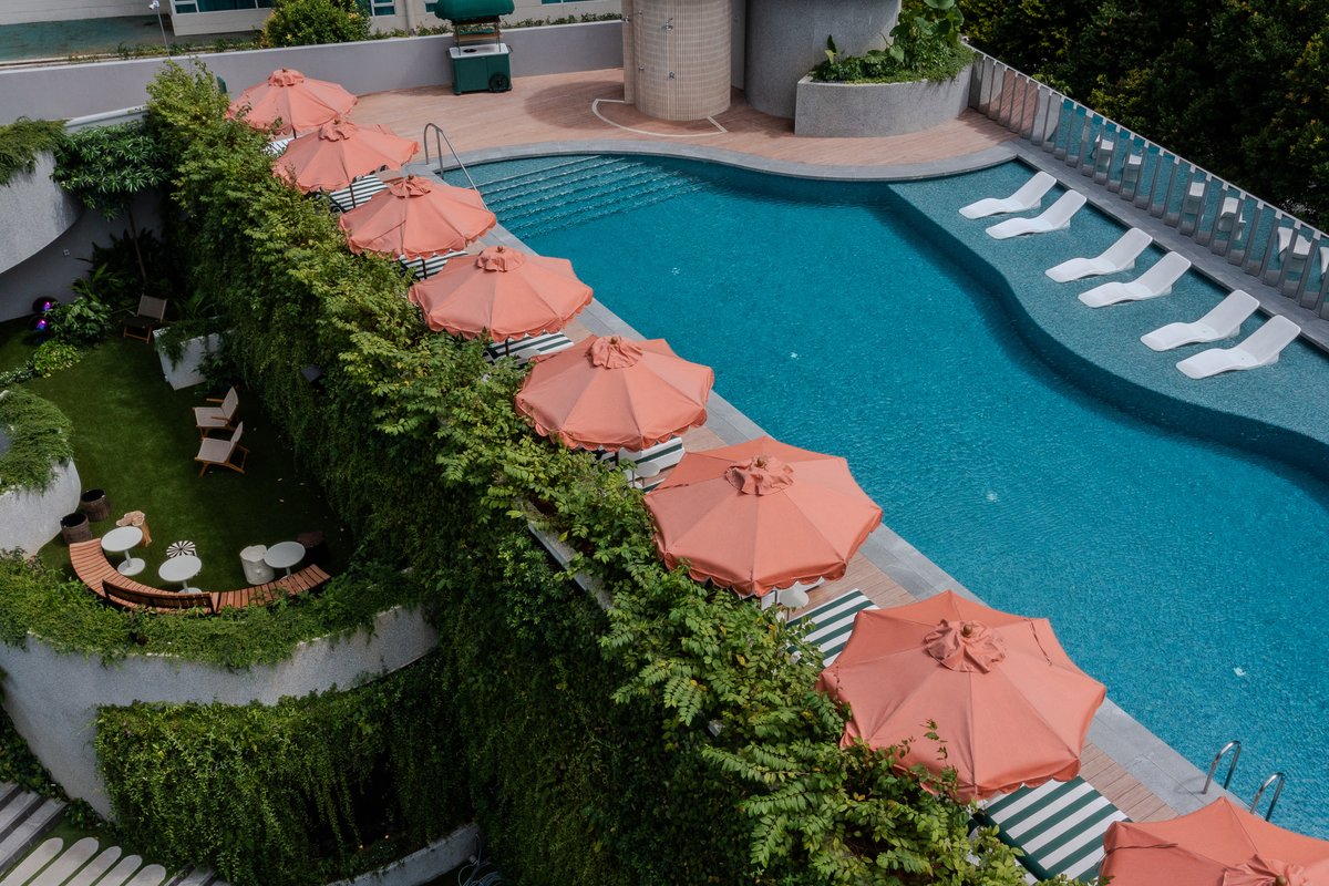 Pool and garden, why stay at The Standard, Singapore - Luxury Escapes