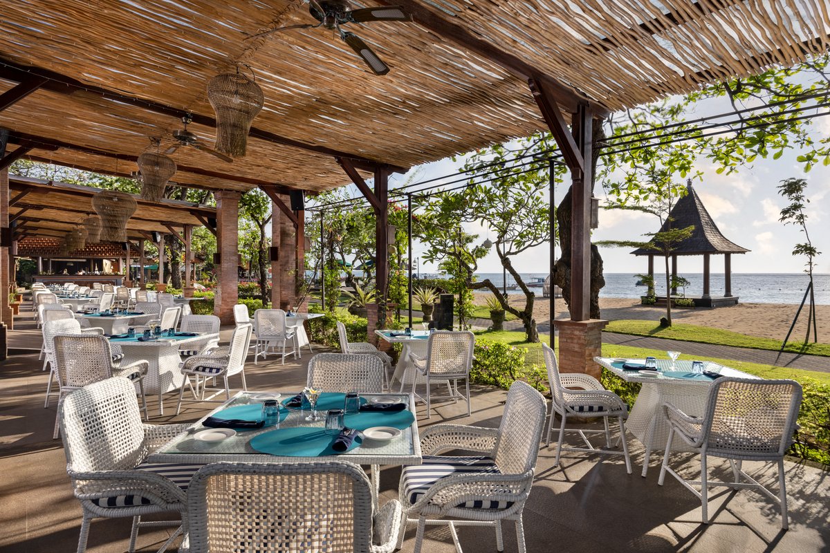 Ratna Restaurant & Bar at Bali Tropic Resort & Spa