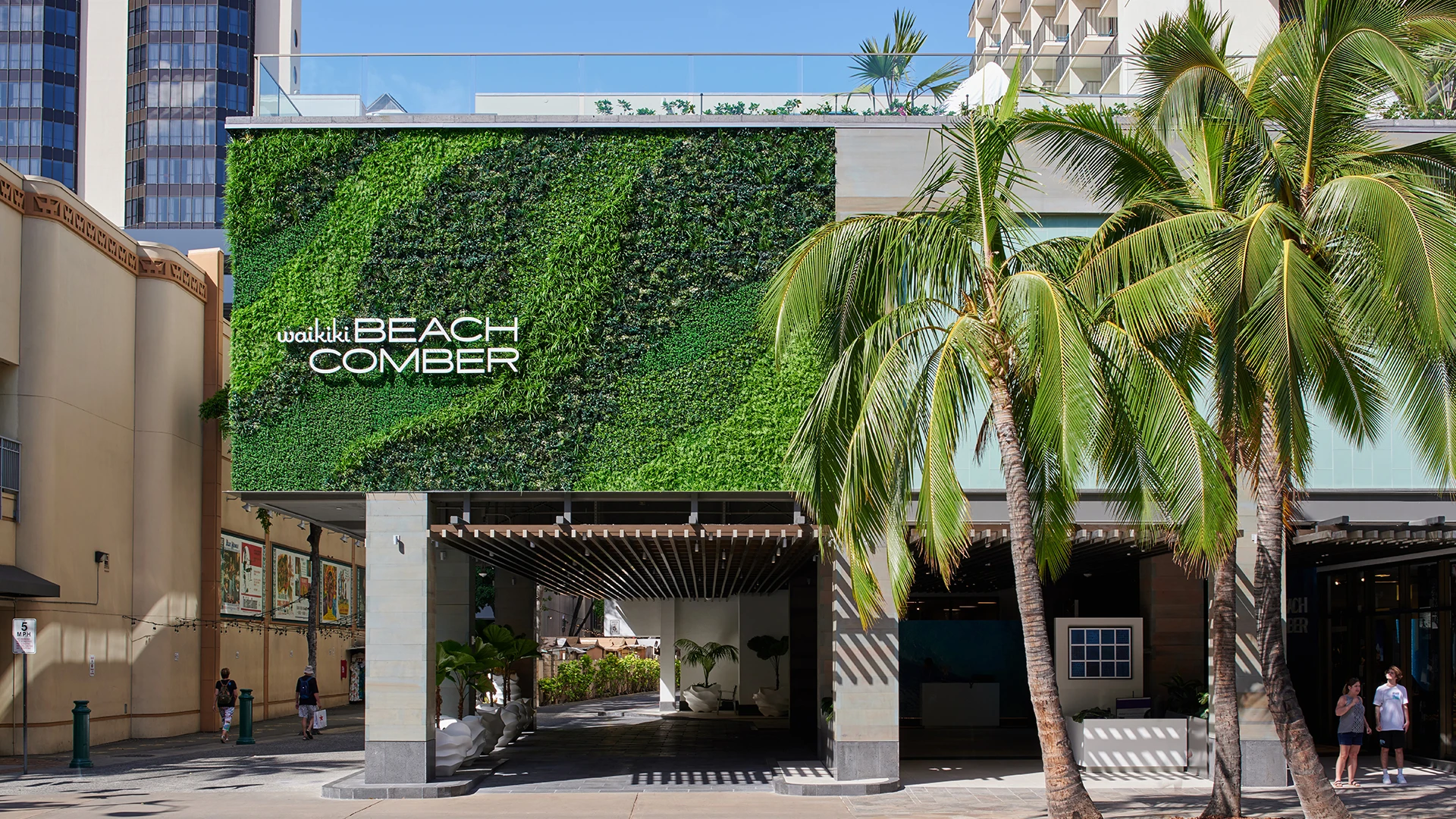 OUTRIGGER Waikiki Beachcomber Hotel exterior