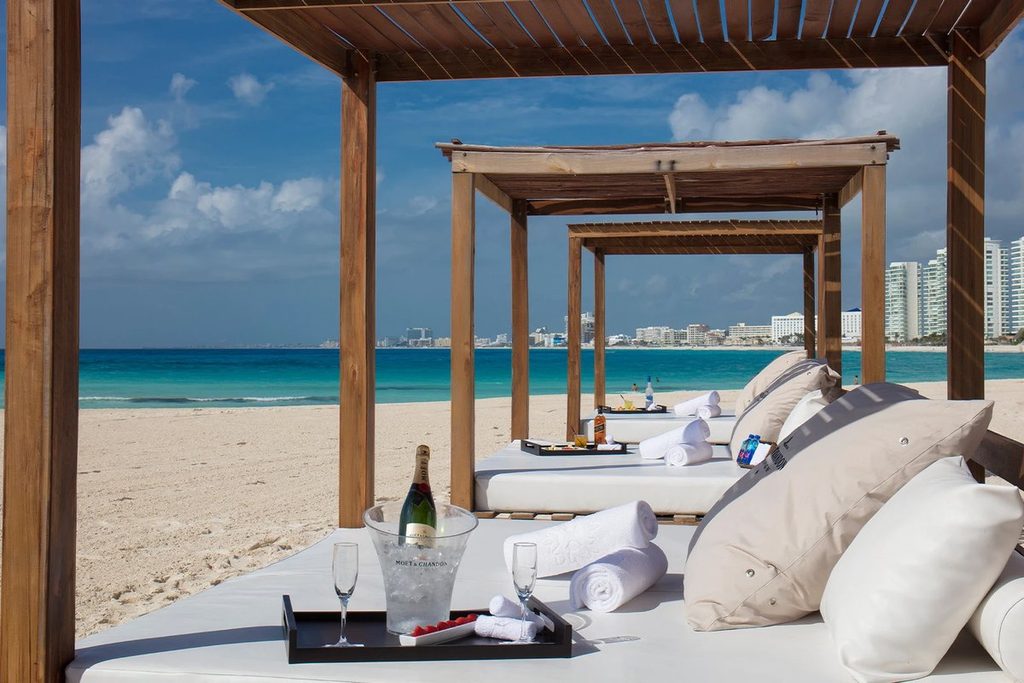 Krystal Grand Cancun