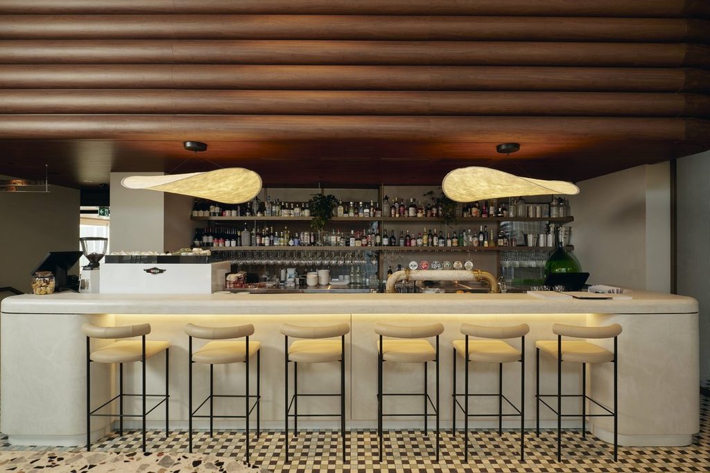 Bar-Theke im Urban Kitchen & Bar, Novotel St Kilda